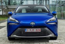Frontale nuova Toyota Mirai ad idrogeno