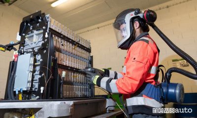 Riciclo batterie auto elettriche, smaltimento e riutilizzo con Renault