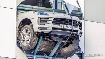 incidente auto porsche