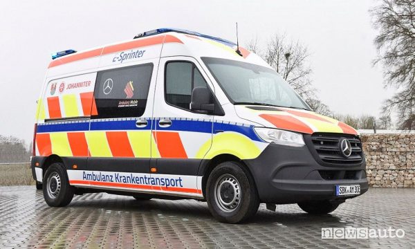 Nuova ambulanza elettrica Mercedes eSprinter