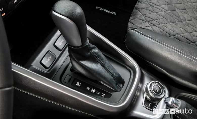 Leva cambio automatico abitacolo Suzuki Vitara Hybrid