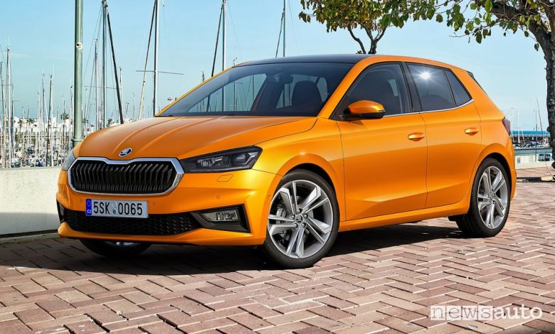 Vista di profilo nuova Škoda Fabia