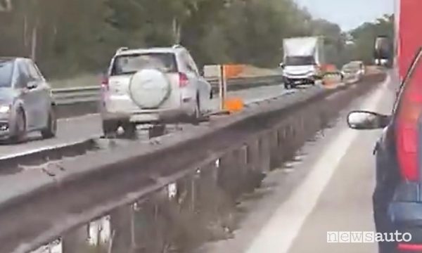Incidente SUV contromano, impatto frontale sulla superstrada nelle Marche
