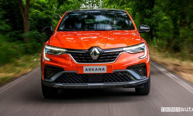 Prova su strada Renault Arkana E-TECH 145