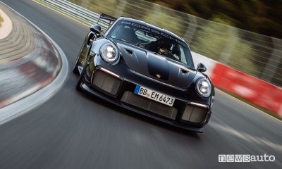 Porsche 911 GT2 RS, tempo record al Nürburgring