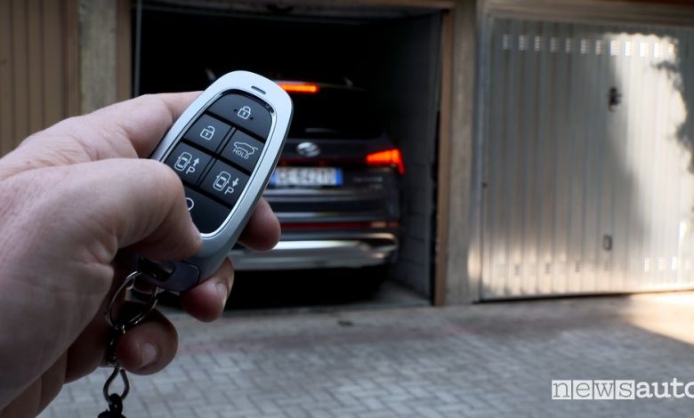 Chiave Remote Smart Parking Assist (RSPA) nuova Hyundai Santa Fe Plug-In