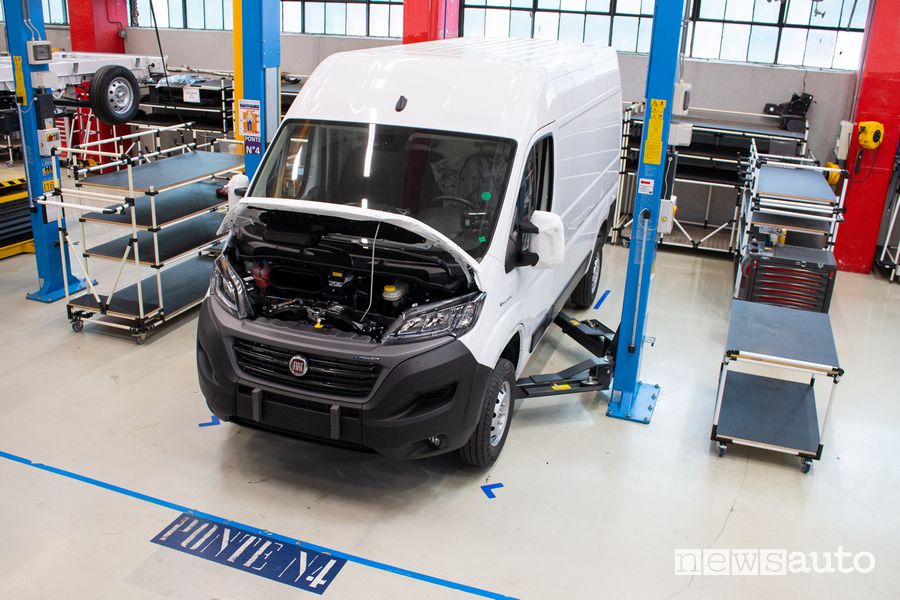 Manutenzione furgoni in officina Fiat Ducato