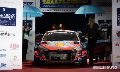 Rallylegend 2021 partenza Miki Biasion sulla Hyundai i20 WRC Plus