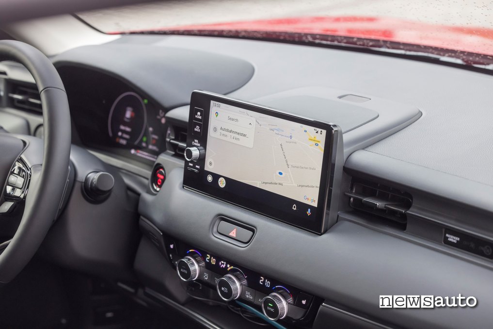 Honda HR-V e: HEV 9 inch infotainment screen"