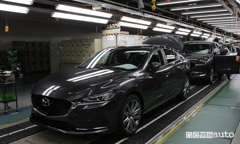 Assemblaggio e produzione auto Mazda