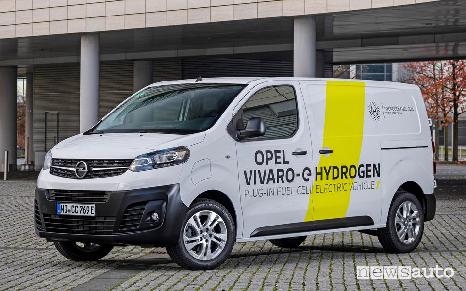 Vista di profilo Opel Vivaro-e Hydrogen