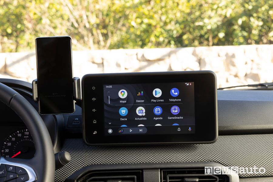 Infotainment Android Auto abitacolo nuovo Dacia Jogger