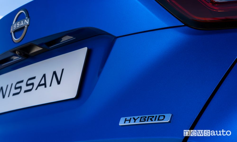 Nissan Juke Hybrid tailgate badge