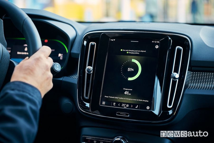 Volvo test of wireless charging for electric cars in the cities of Gothenburg