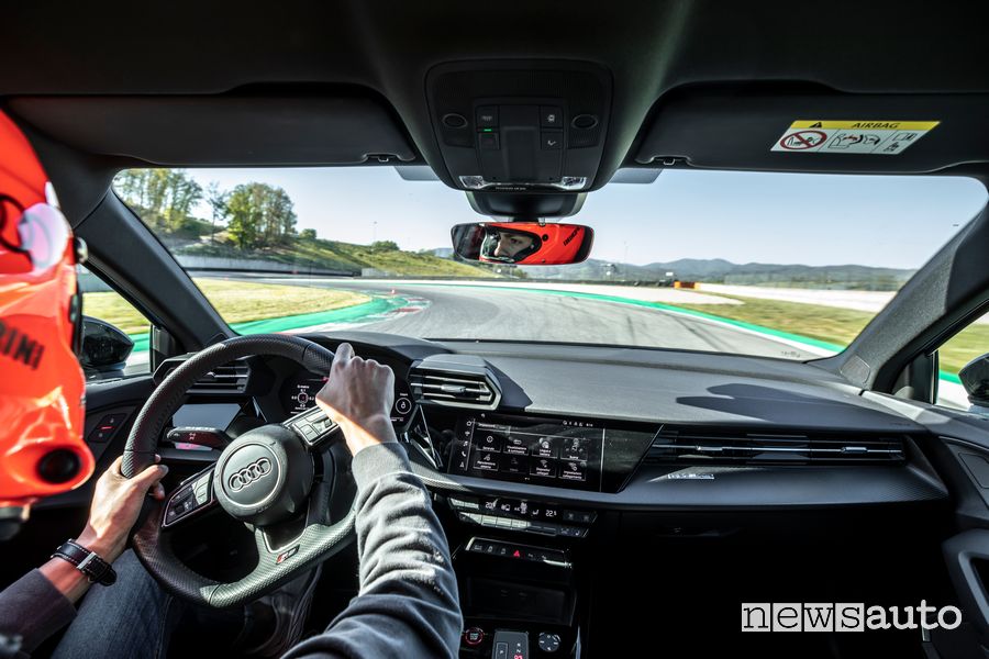 Al volante dell'Audi RS3 in pista al Mugello