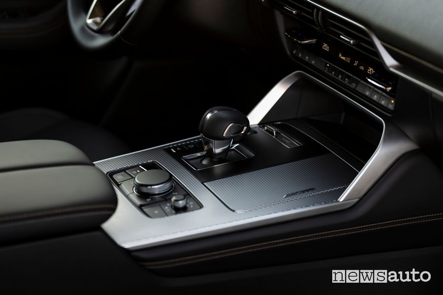 Console leva cambio automatico Mazda CX-60 PHEV ibrida plug-in