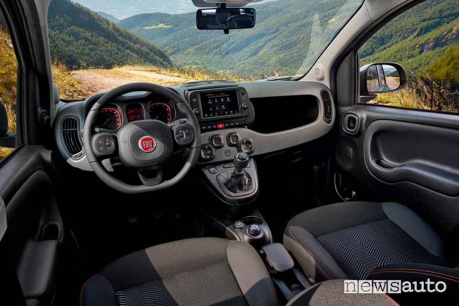 Fiat Panda Garmin cockpit dashboard