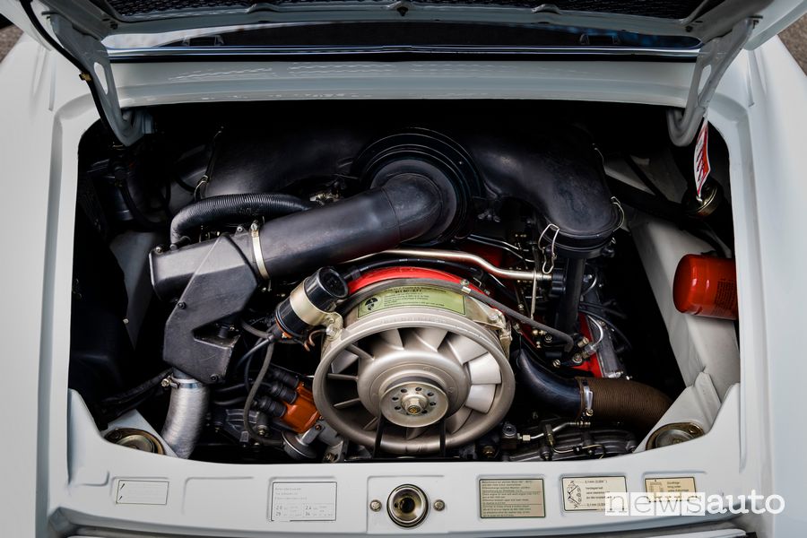 Motore Porsche 911 Carrera RS 2.7 nella versione sportiva