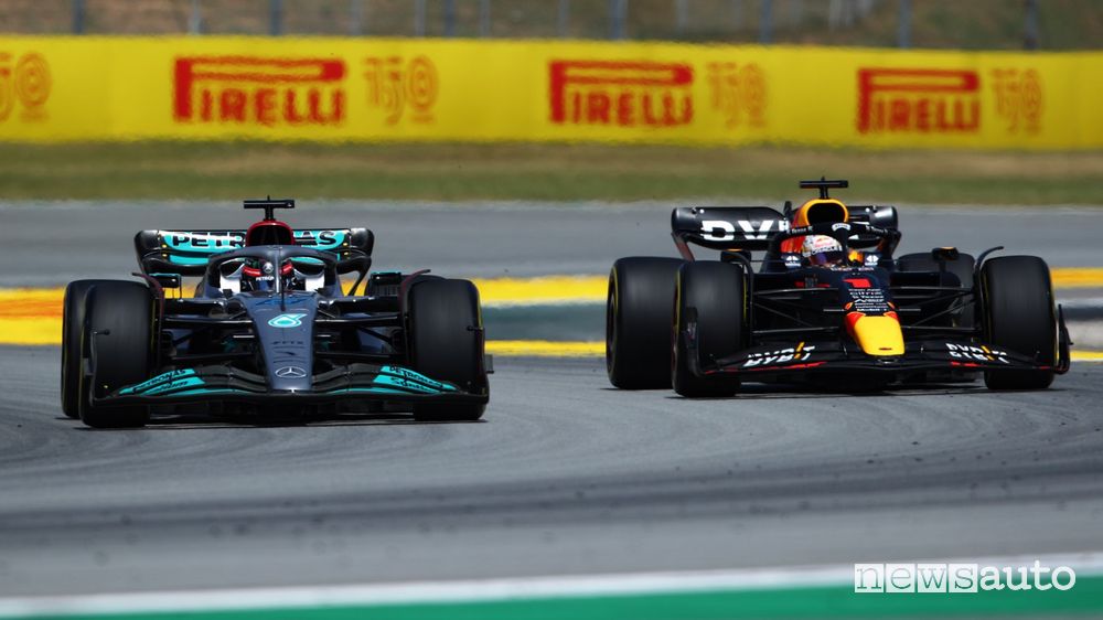 F1 Gp Spagna 2022 Mercedes Russel duello con la Red Bull di Verstappen