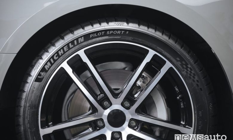 Spalla pneumatico Michelin Pilot Sport 5