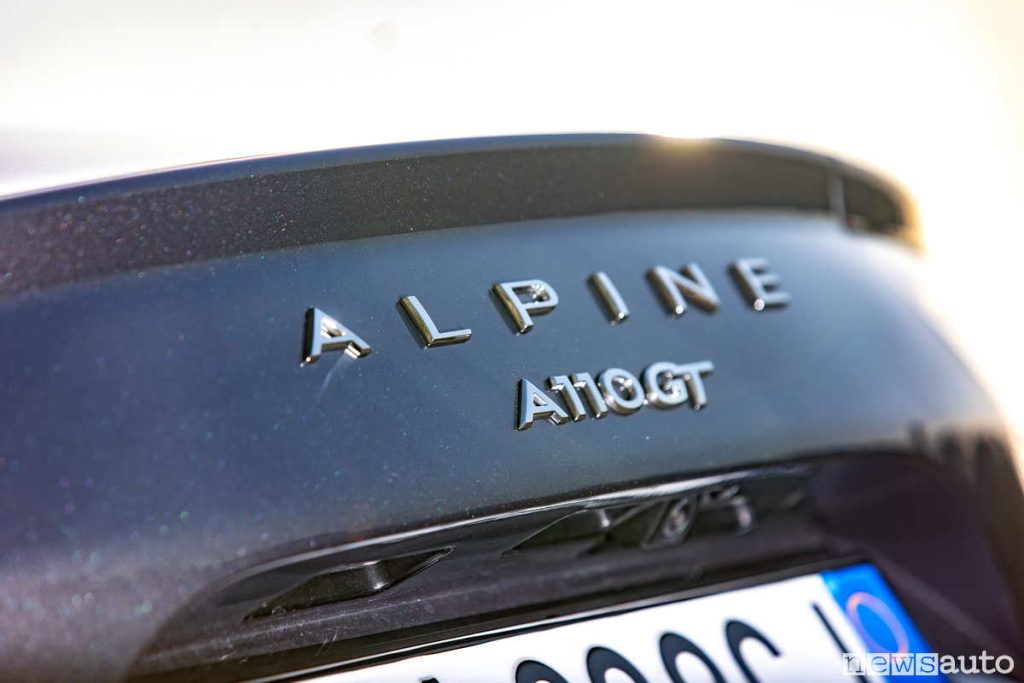 Scritta posteriore Alpine sulla versione A110 GT