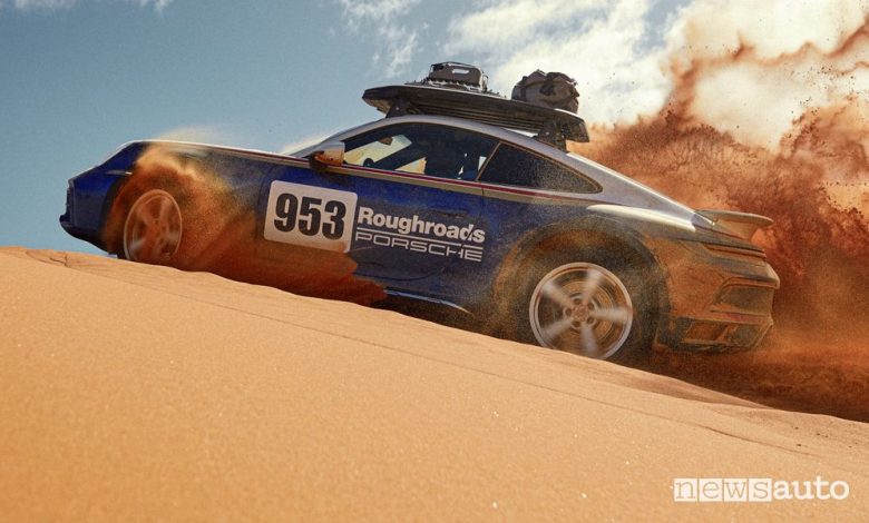 Porsche 911 Dakar nel deserto sulla sabbia