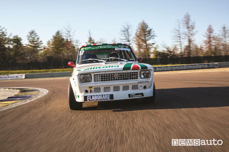 Fiat 127 Top elaborata livrea Alitalia test in pista