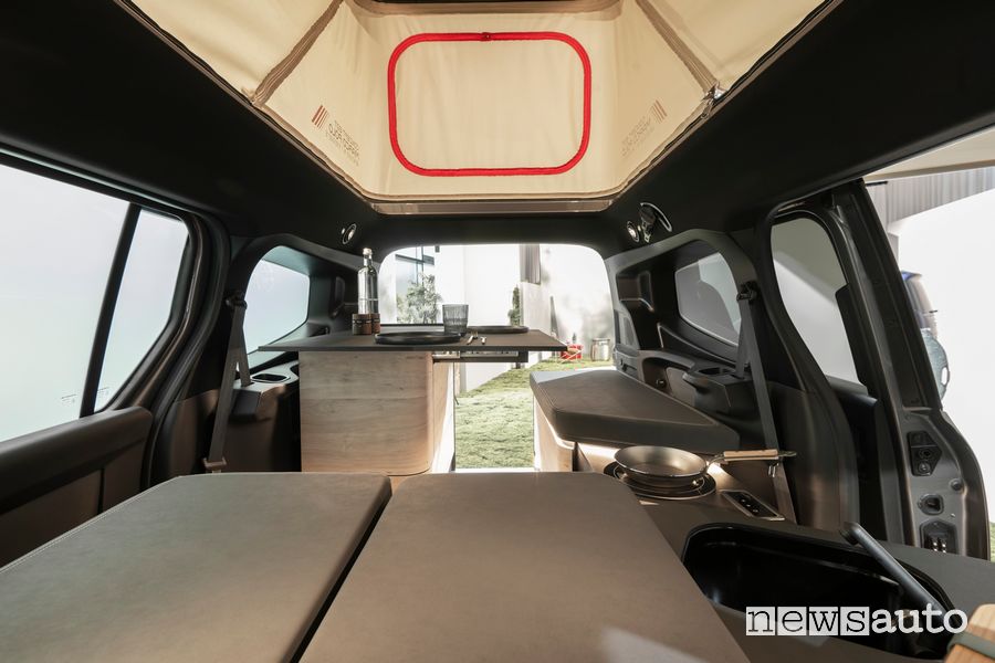Mercedes-Benz Concept EQT Marco Polo camper interno