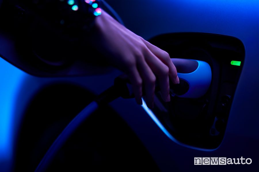 Nuova Jaguar I-Pace presa di ricarica di tipo 2