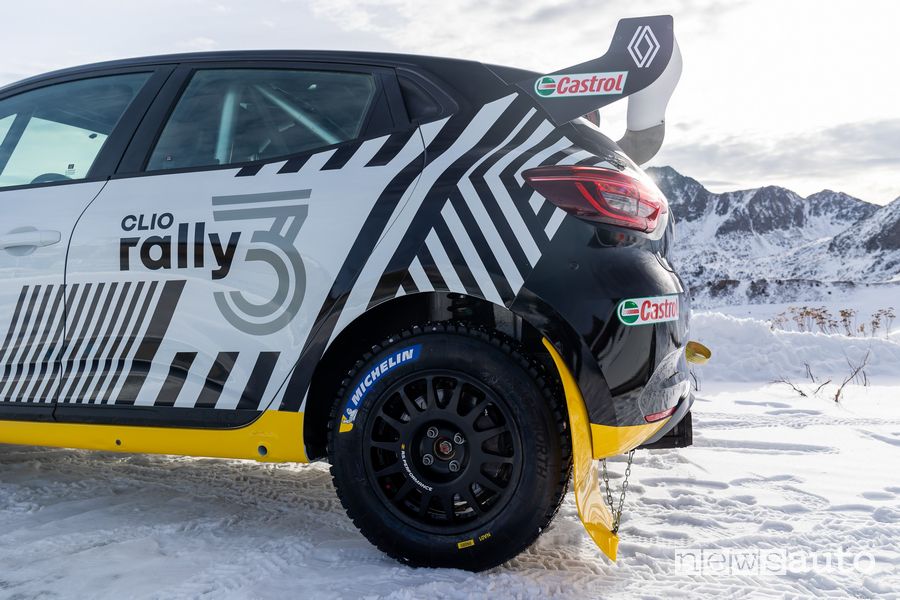 Renault Clio Rally3 spoiler posteriore