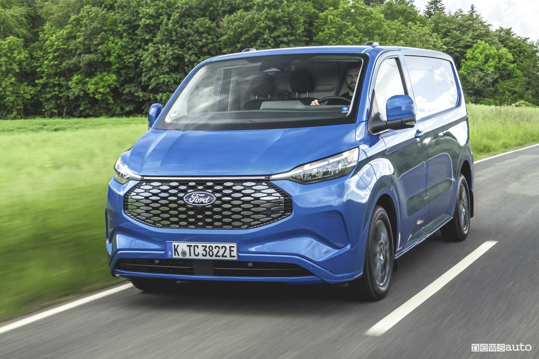 Ford E-Transit Custom elettrico, caratteristiche e autonomia