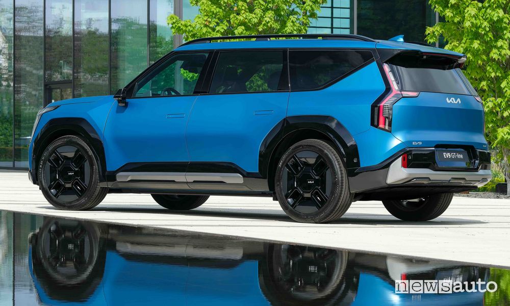 Kia EV9, caratteristiche e prezzi del SUV elettrico a 800 V