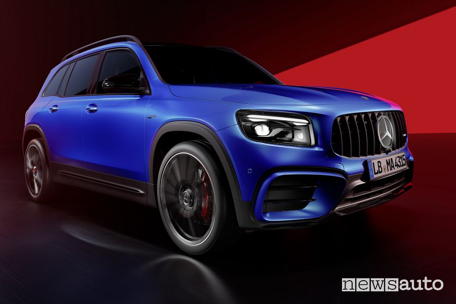 Nuovo Mercedes-AMG GLB 35 4MATIC anteriore 3/4
