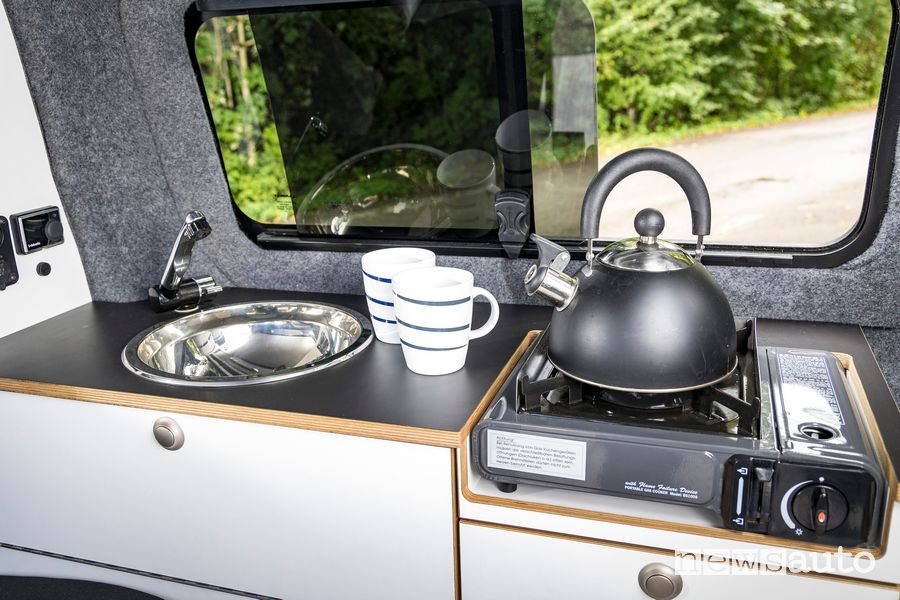 Opel Vivaro Alpincamper camper cucina abitacolo