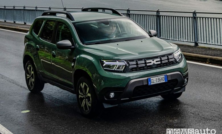 Dacia Duster Eco-G GPL anteriore 3/4 su strada