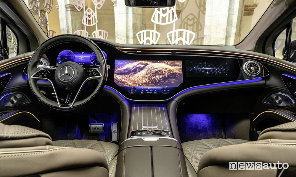 Abitacolo Mercedes Maybach EQS SUV
