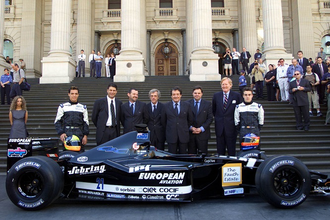 Era il 28.02.2001 a Melbourne in Australia Fernando Alonso, presentazione del team di F1 con Tarso Marques, Paul Stoddart Responsabile del Team con Gustav Brunner e Giancarlo Minardi