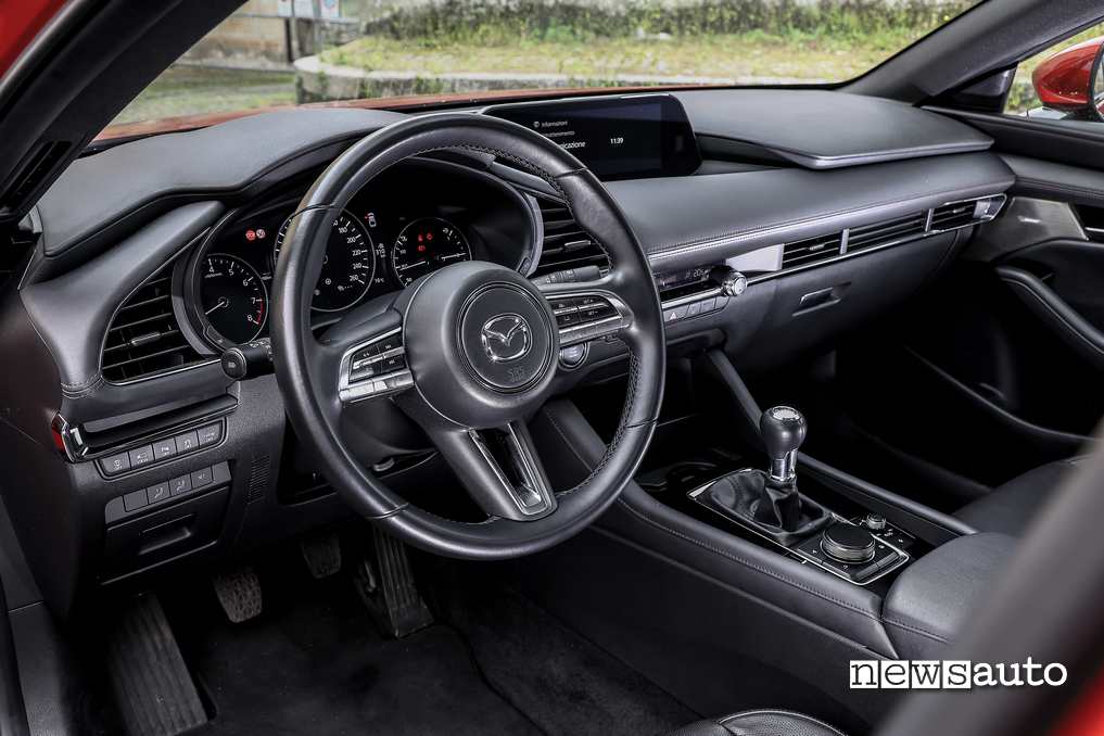Mazda Mazda3 eSKYACTIV-X 2023 2023 interni