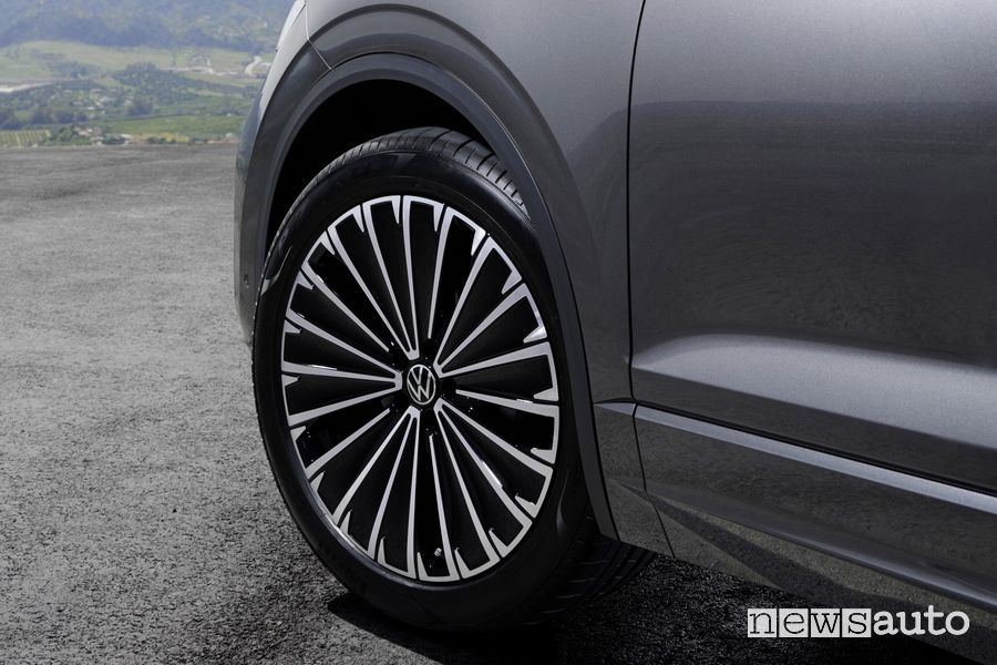 Volkswagen Touareg Elegance cerchi in lega da 21"