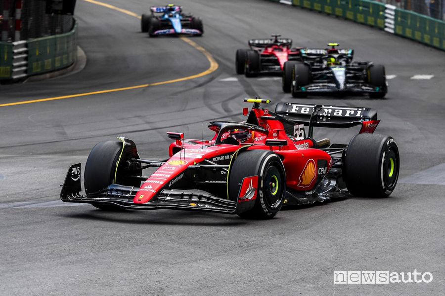 Carlos Sainz Jr. sulla Ferrari durante il Gp di Monaco F1 2023