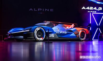 Alpine A424_β anteriore 3/4