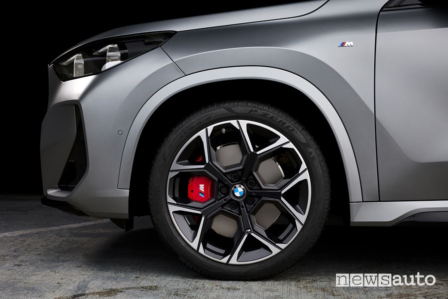 BMW X1 M35i xDrive cerchi in lega da 20"