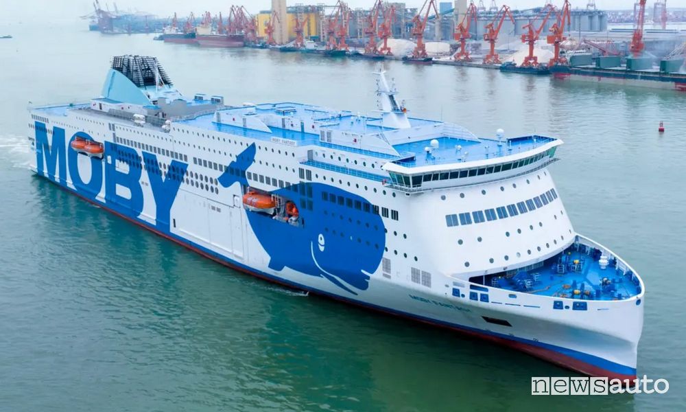 Moby Fantasy è considerato il traghetto più grande al mondo, traghetto Olbia Livorno Olbia