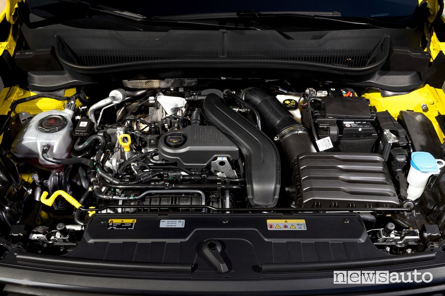 Nuova Volkswagen T-Cross vano motore benzina TSI
