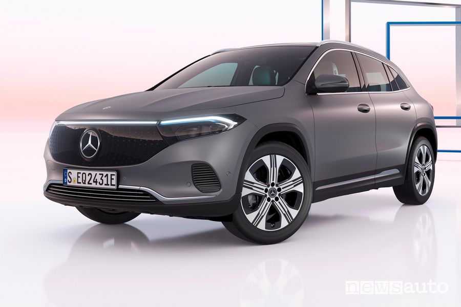 Mercedes-Benz EQA 250+ anteriore 3/4