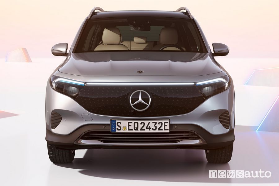 Nuovo Mercedes-Benz EQB frontale
