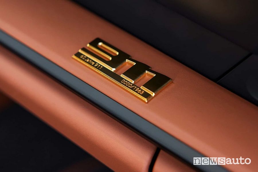 Porsche 911 S/T Heritage Design Package targhetta numerata