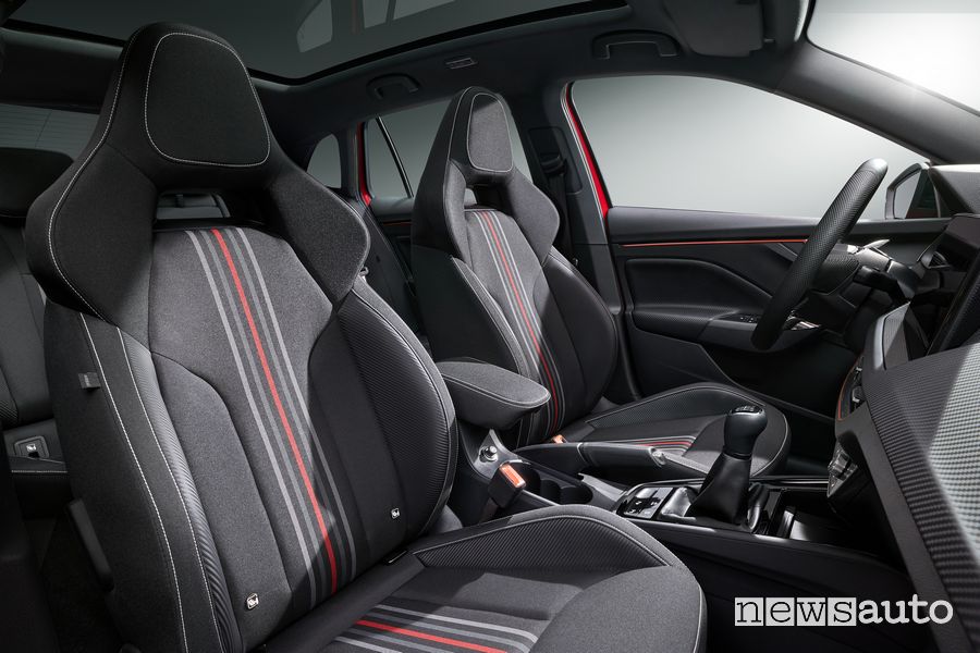Nuova Skoda Scala Monte Carlo sedili anteriori