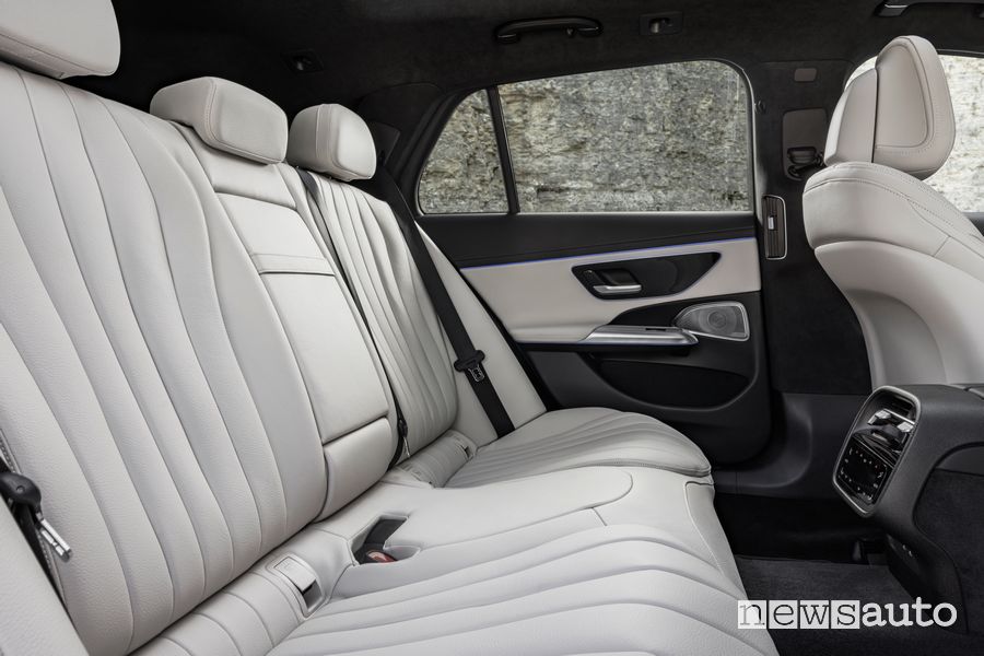 Mercedes-Benz E-Classe E All Terrain sedili posteriori abitacolo