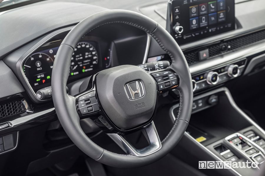 Honda CR-V e:HEV full Hybrid volante abitacolo